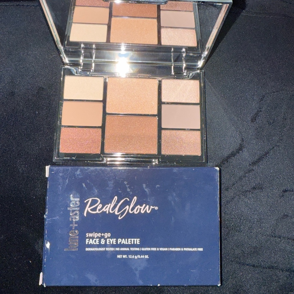LUNE+ASTER
RealGlow Face and Eye Palette